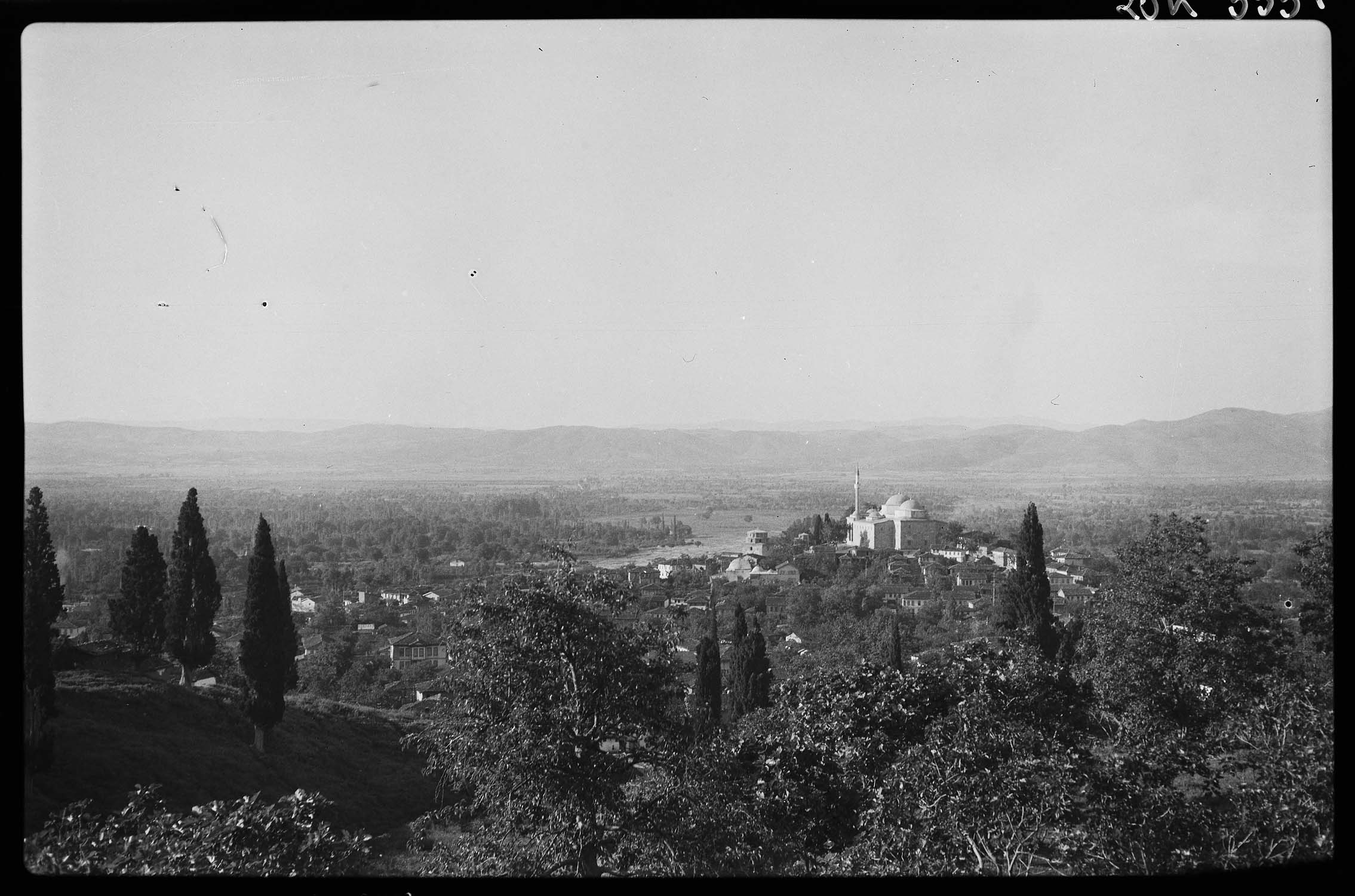 Vue éloignée depuis une colline voisine